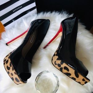 STEVE MADDEN Black patent leather peep toe leopard